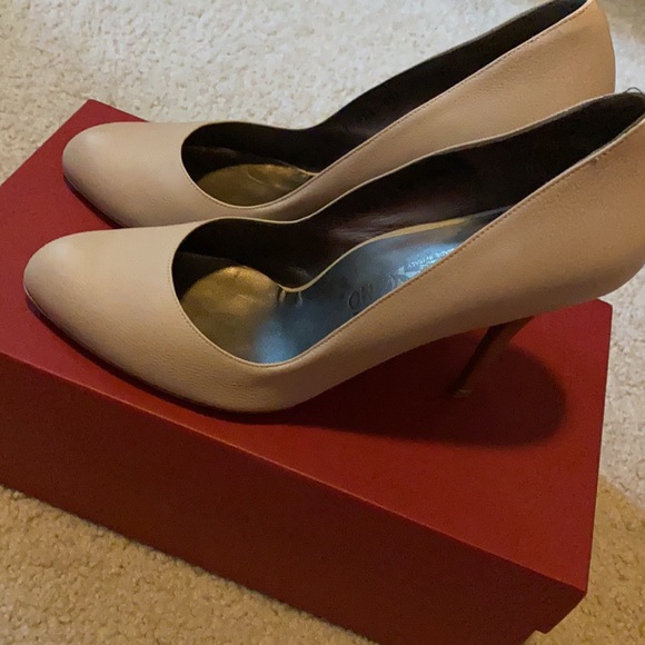 Shoes - Picture 4 of 4